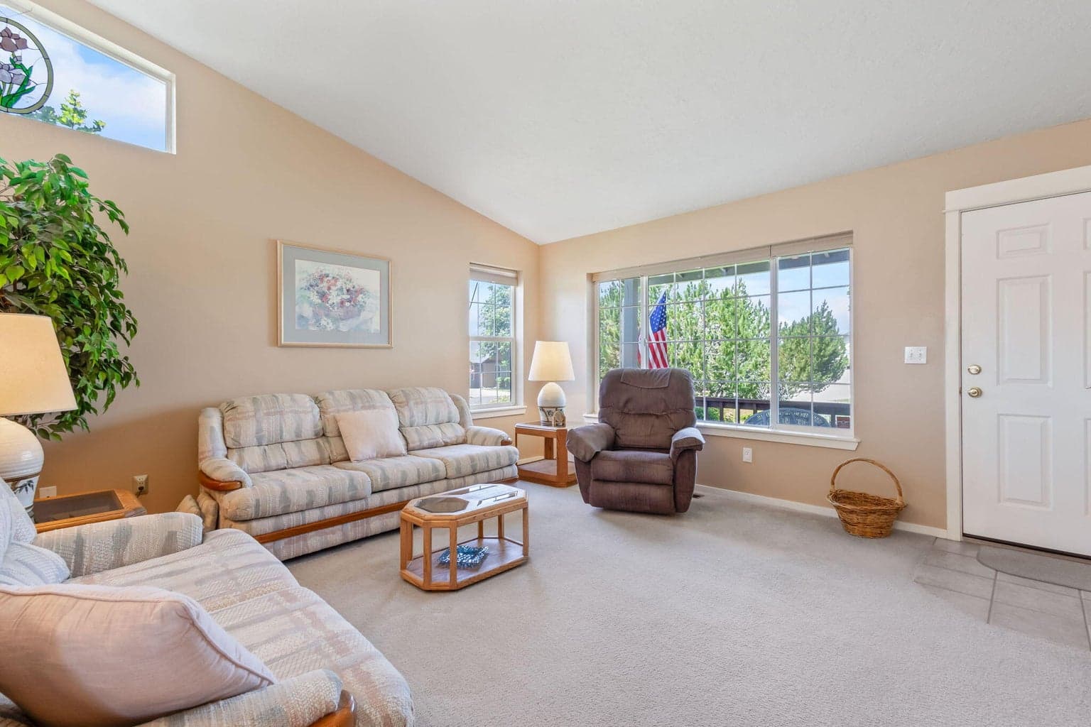 Photo of 537 NE Marigold Street 29 of 30