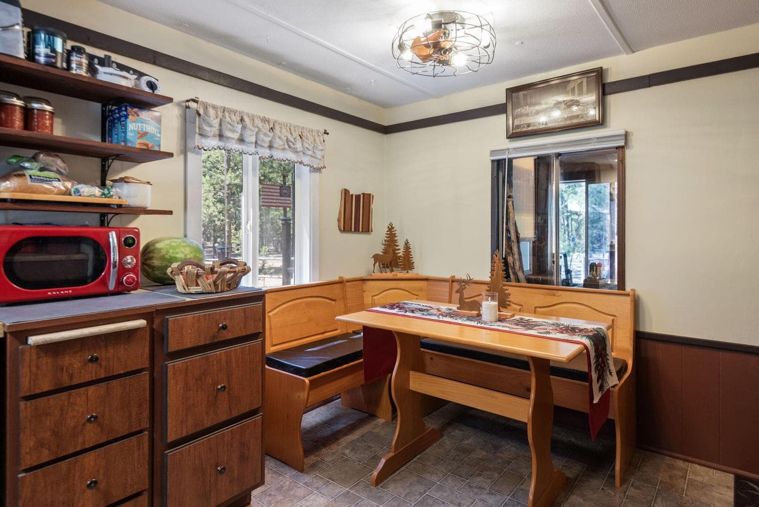 Kitchen table and wall benches included!