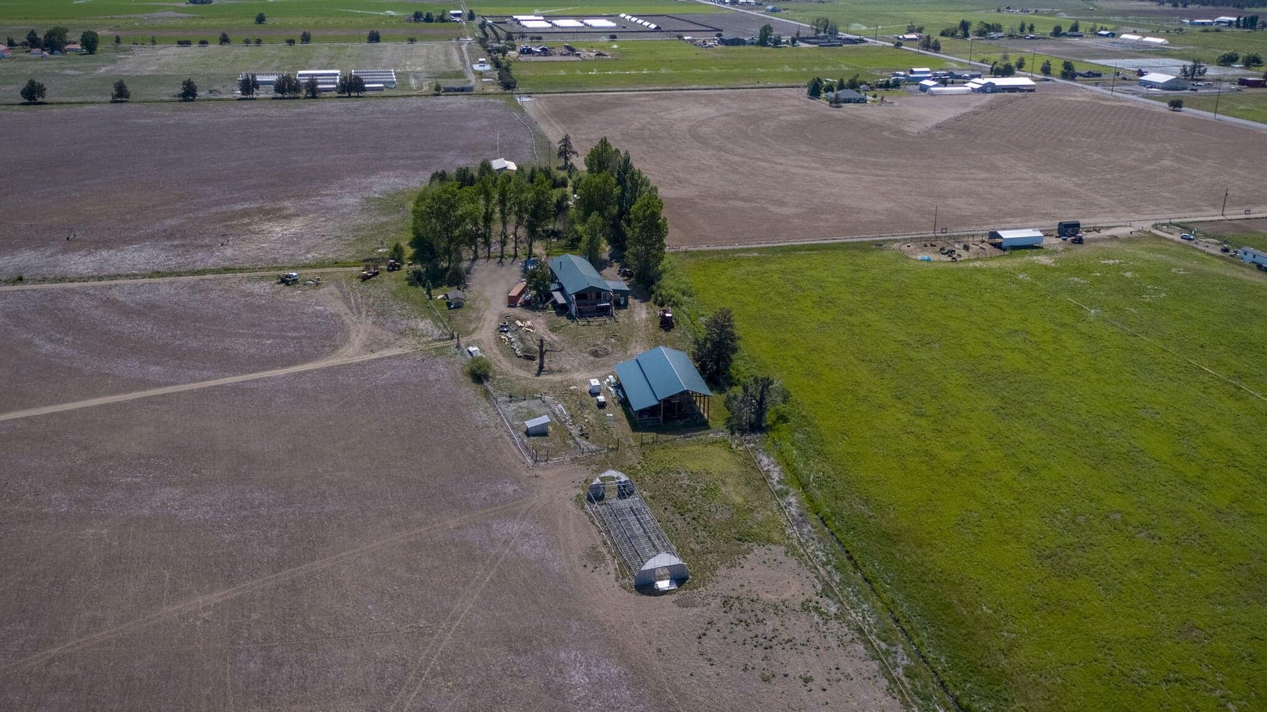 Photo of 25800 Alfalfa Market 2 of 33