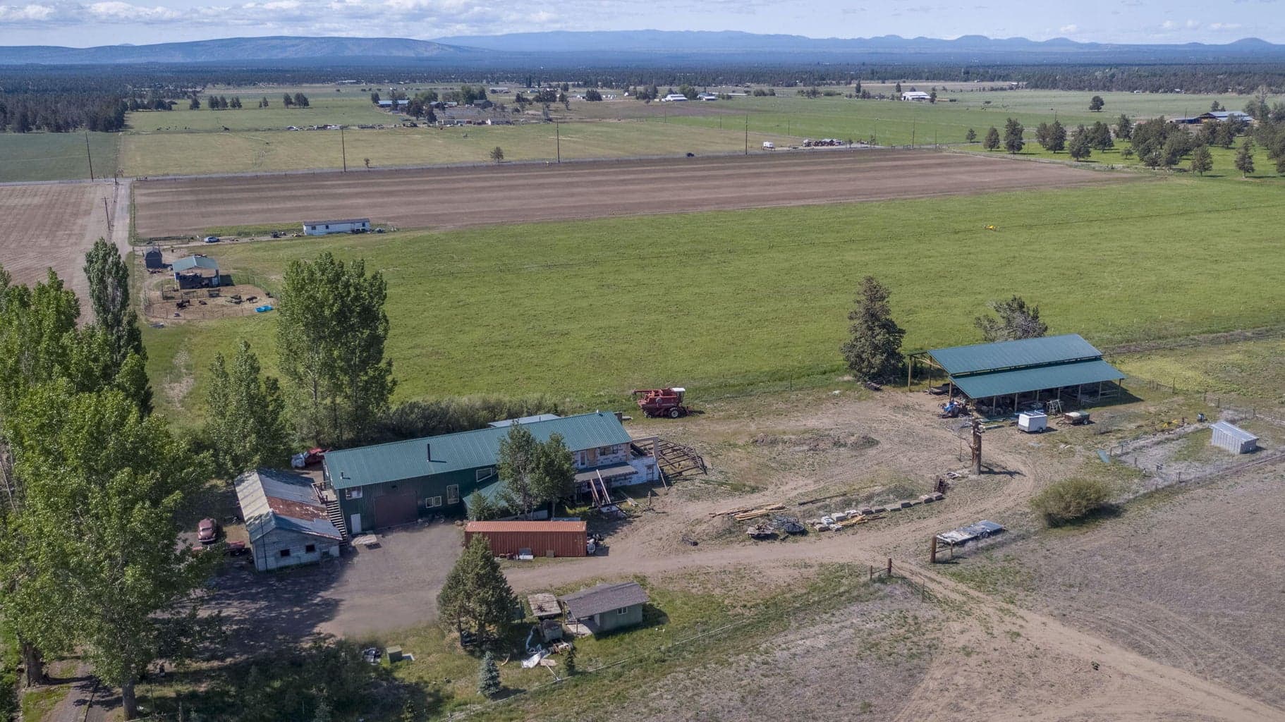 Photo of 25800 Alfalfa Market 4 of 33