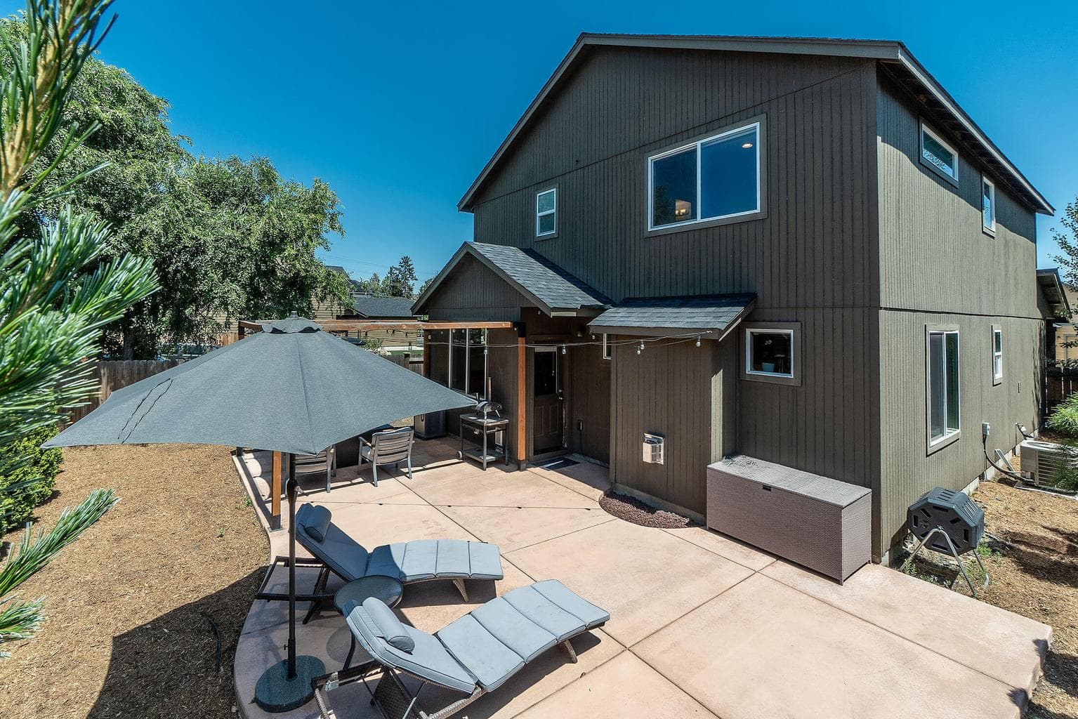 Photo of 1049 SE 6th Street 13 of 18