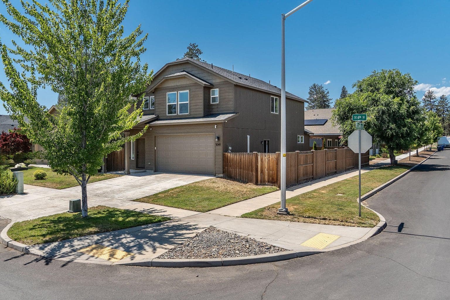 Photo of 1049 SE 6th Street 18 of 18