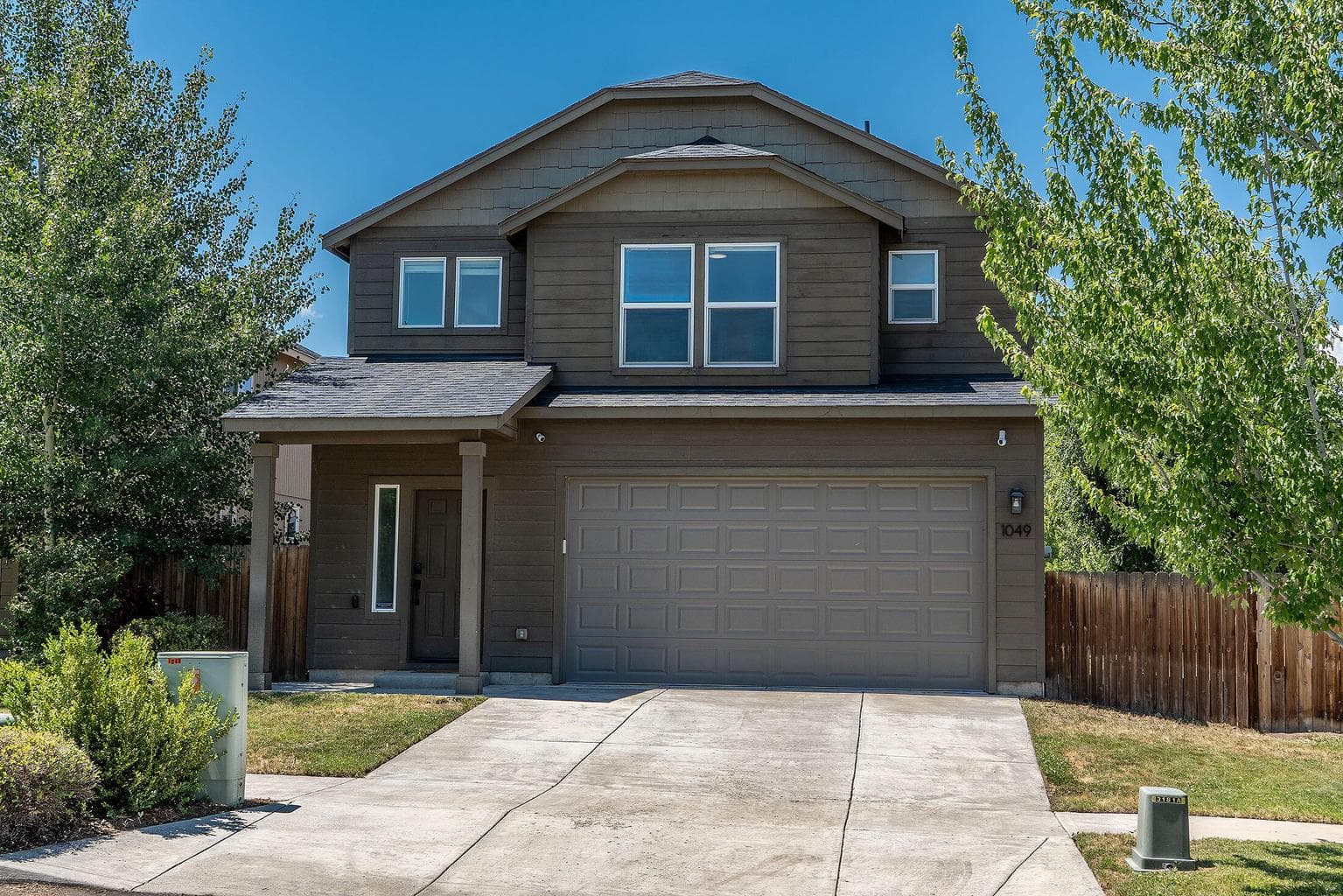 Photo of 1049 6th 1 of 18