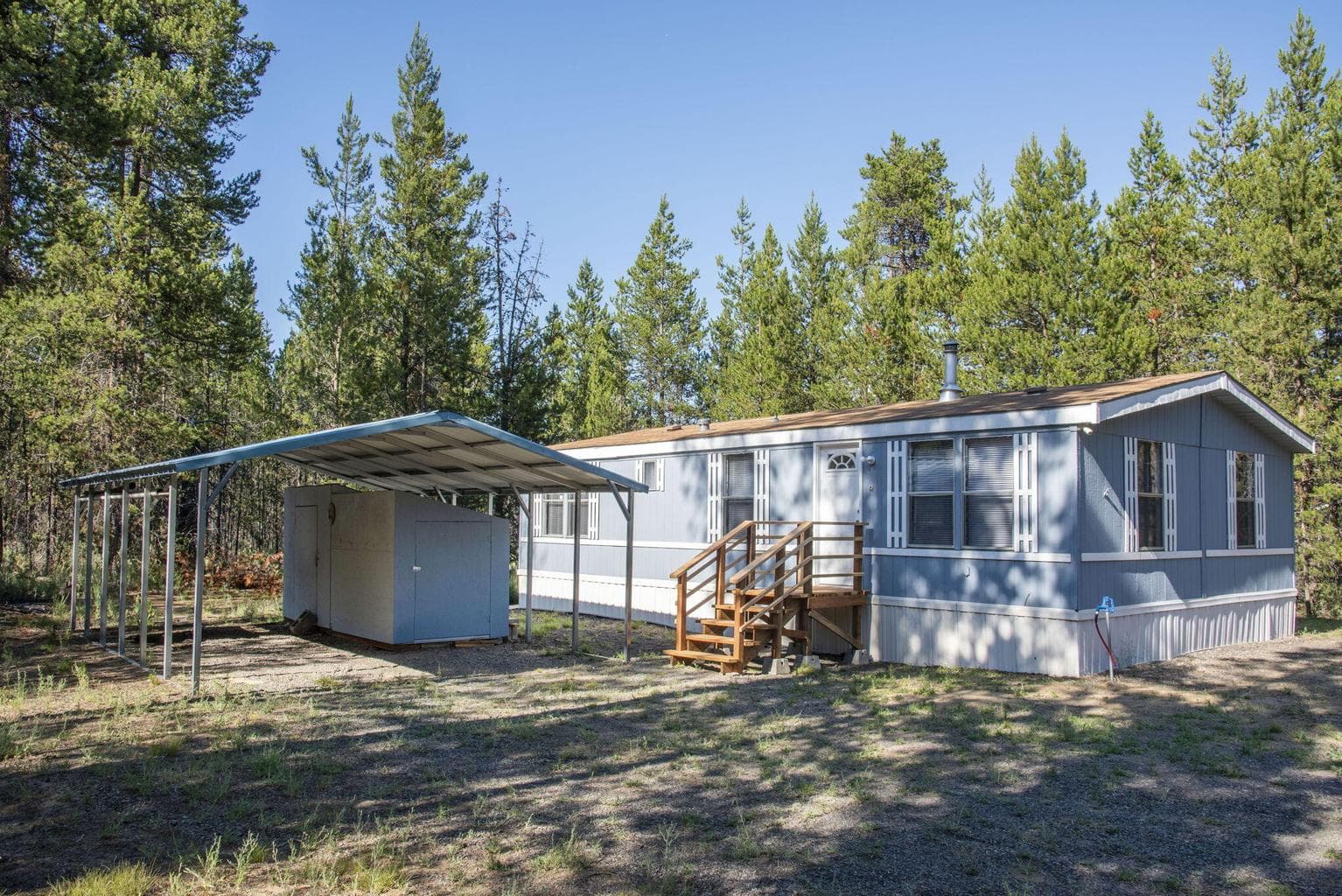 Photo of 15890 Parkway Drive 1 of 17