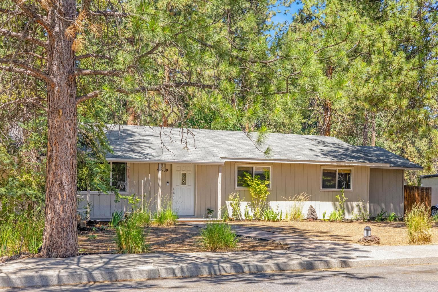 Photo of 60939 Amethyst Street 30 of 33
