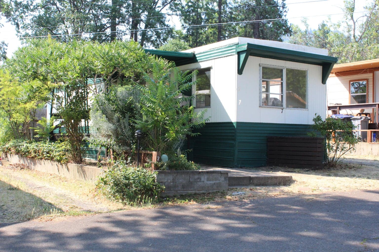 Photo of 2799 Siskiyou 3 of 35