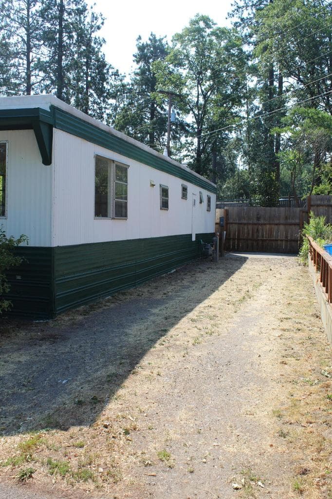 Photo of 2799 Siskiyou 4 of 35