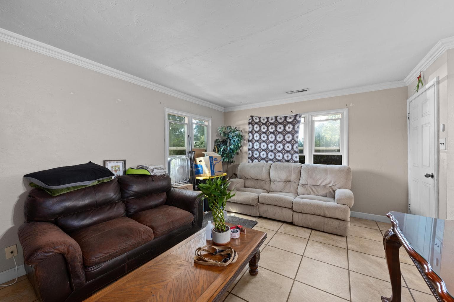 Photo of 549 Fairmount 4 of 17