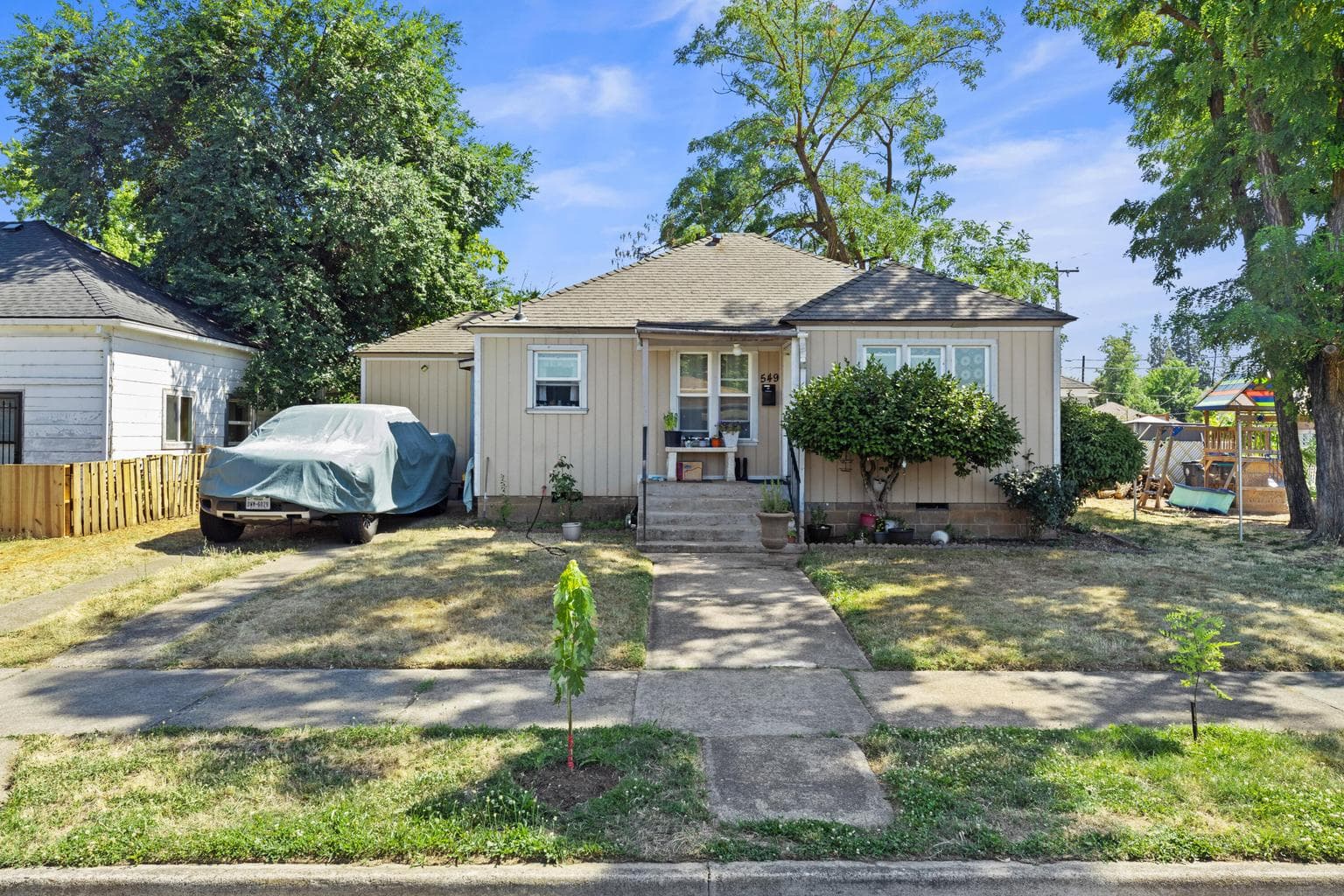549 Fairmount