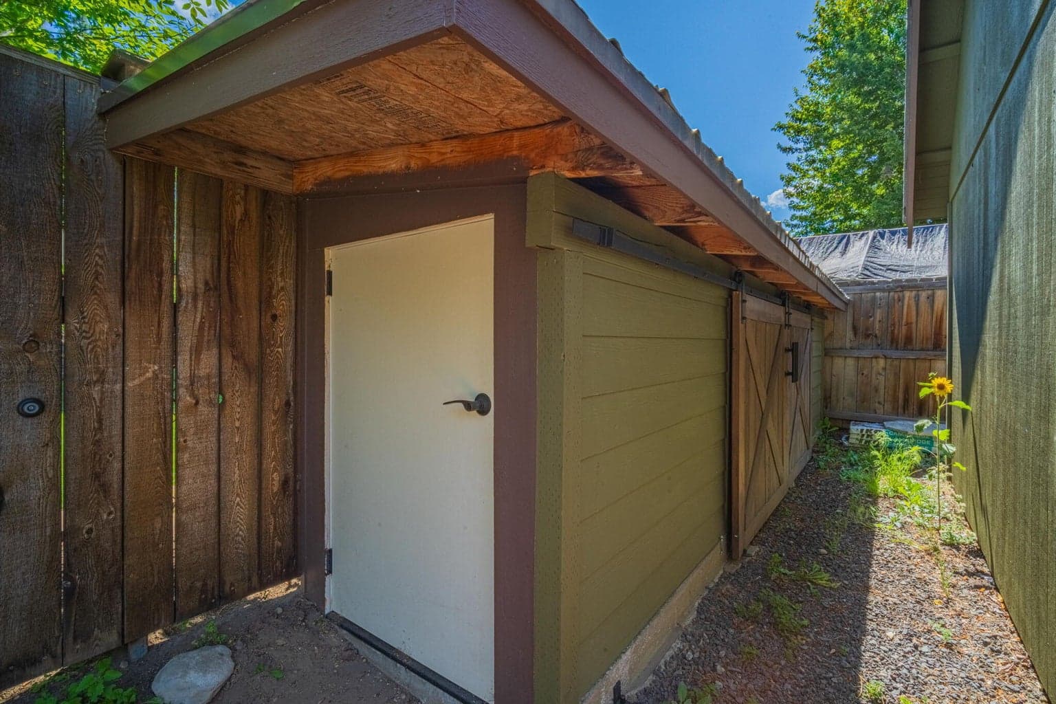 Photo of 21035 Pinehaven Avenue 19 of 81