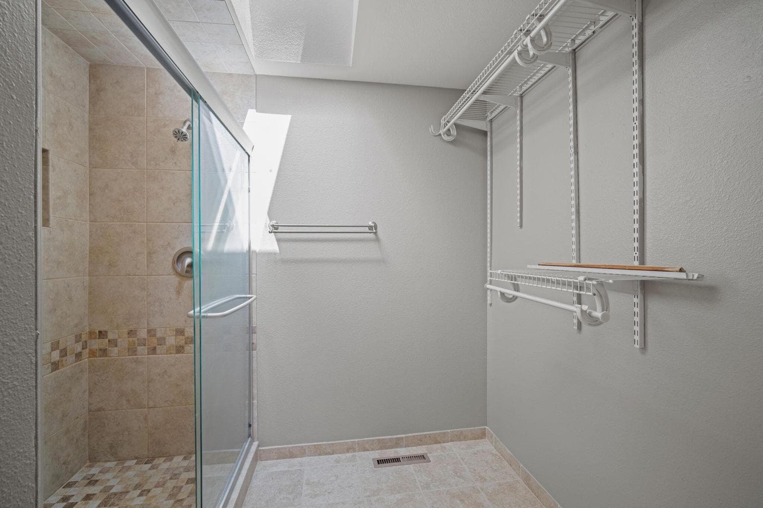 Photo of 21035 Pinehaven Avenue 74 of 81