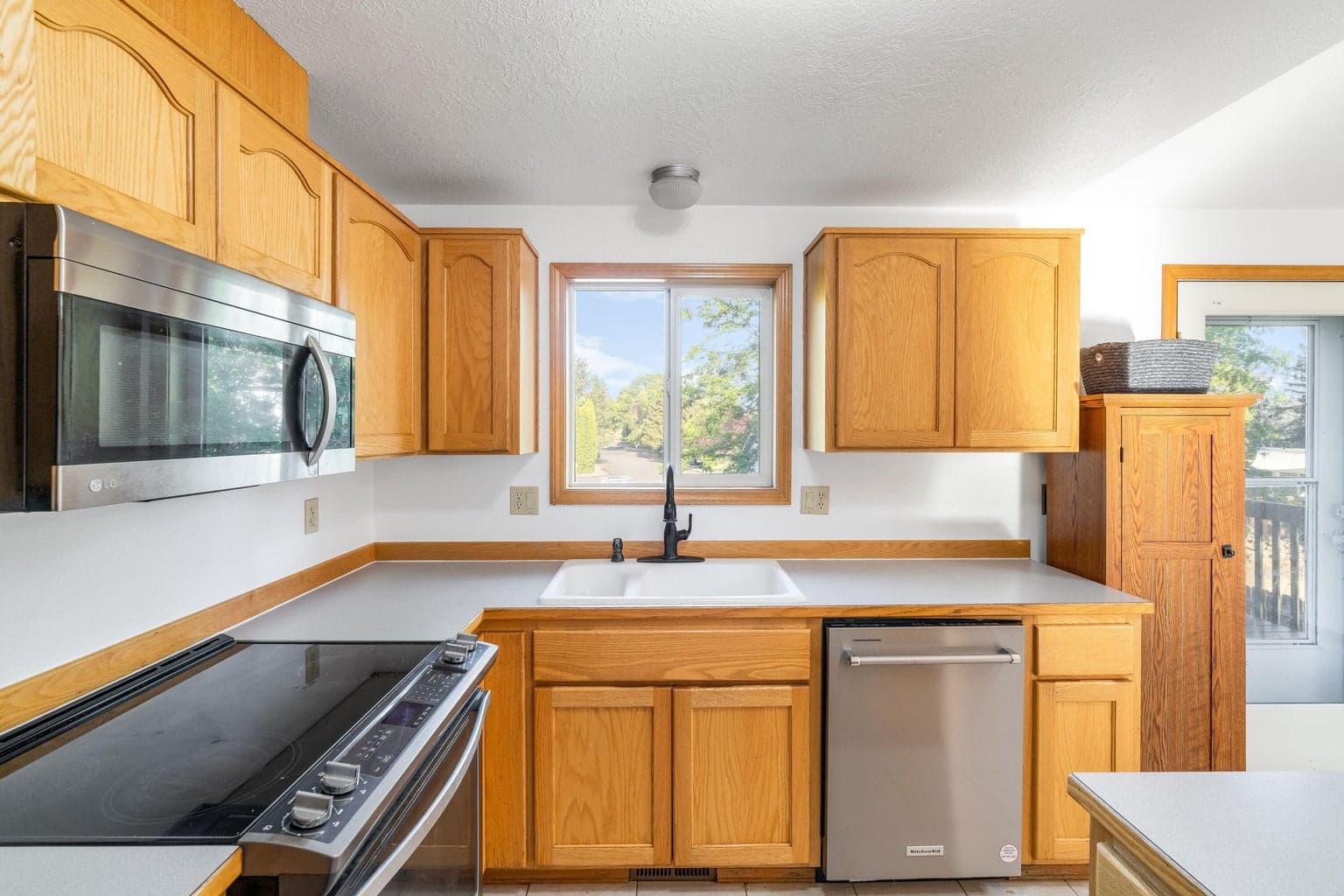Photo of 3147 NE Purcell Boulevard 11 of 36