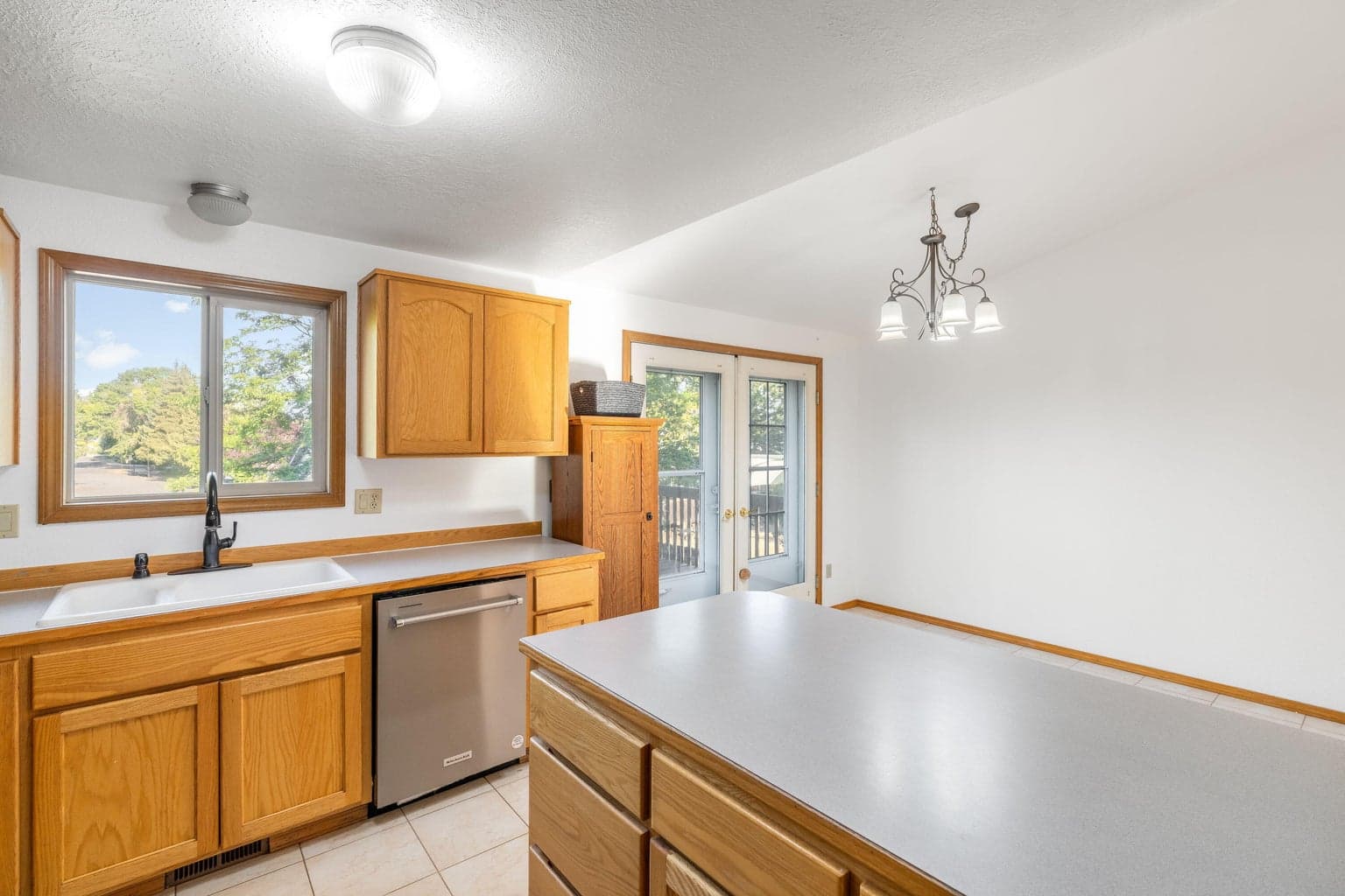 Photo of 3147 NE Purcell Boulevard 12 of 36