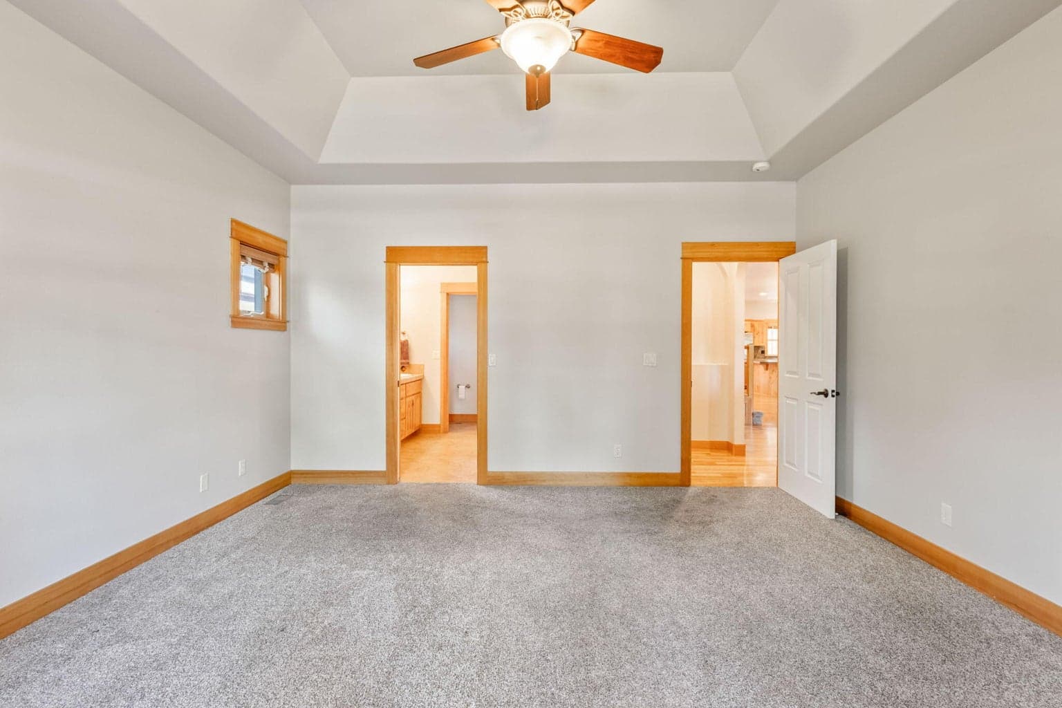 Photo of 1562 NW Lepage Place 18 of 43