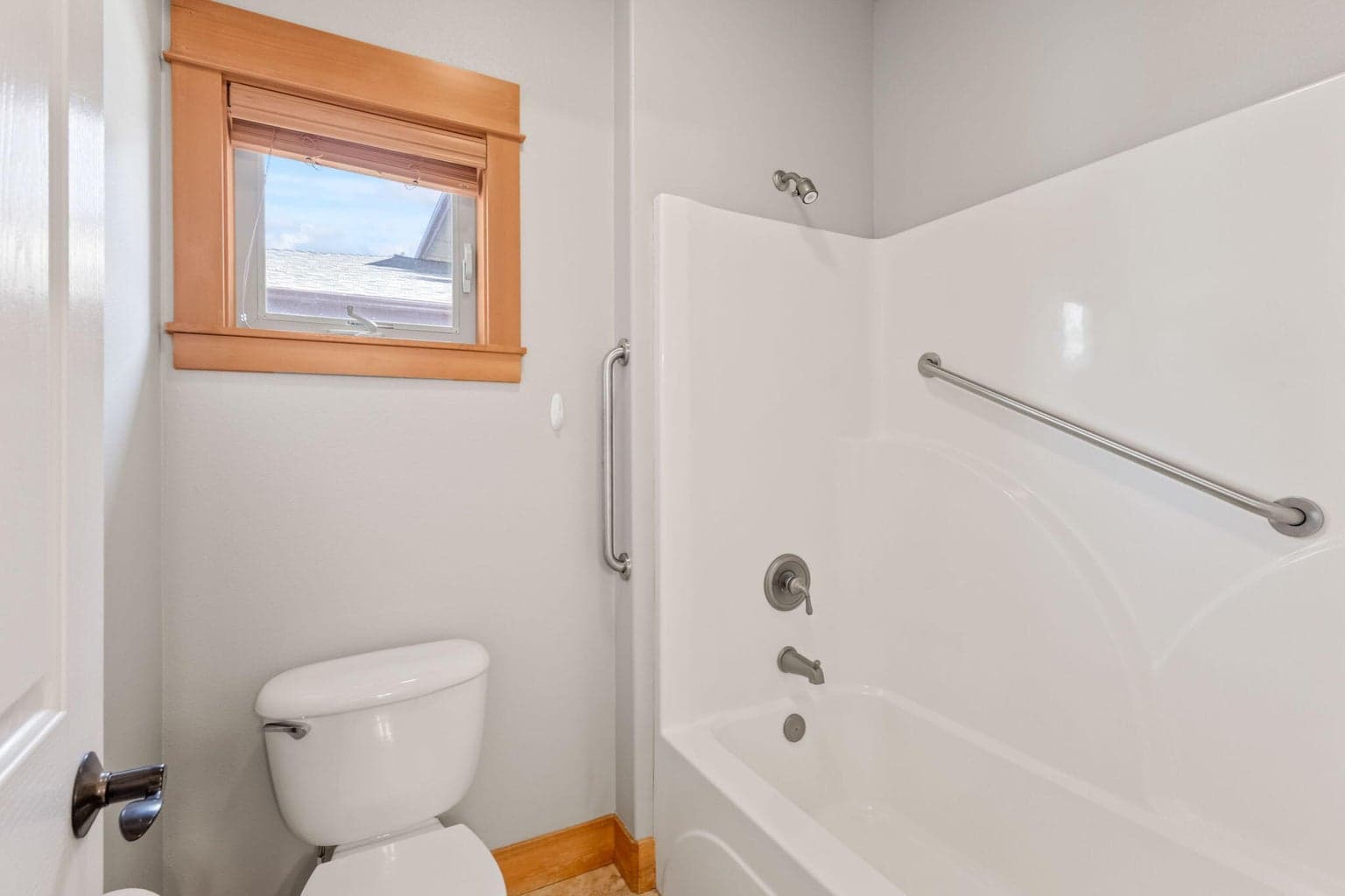 Photo of 1562 NW Lepage Place 26 of 43