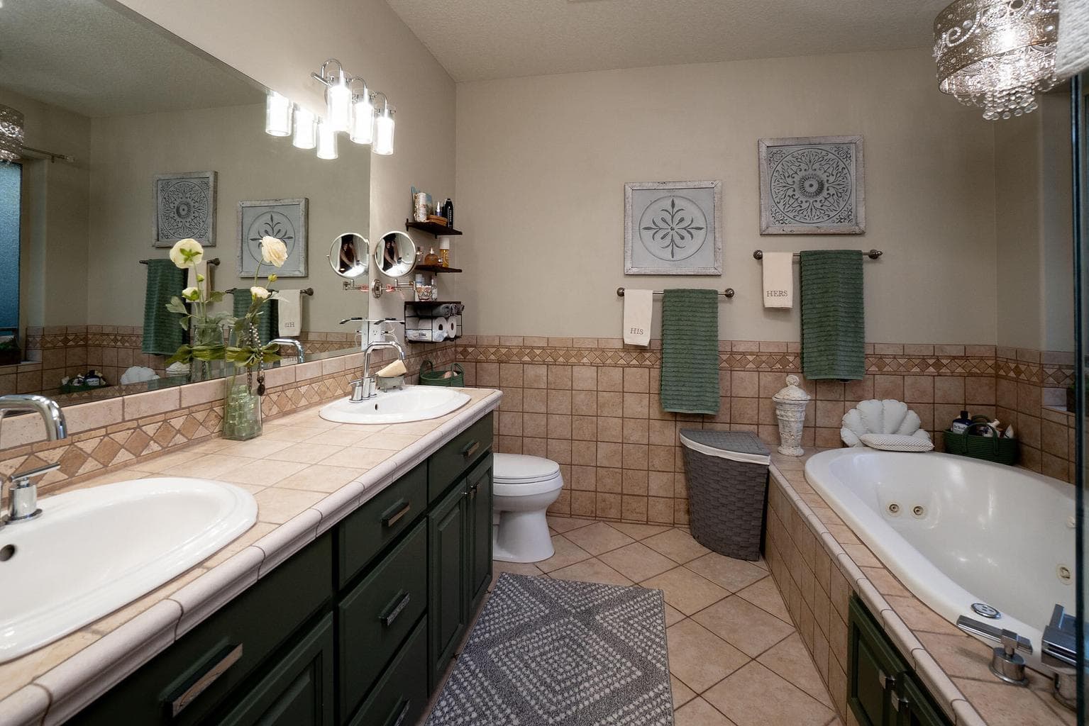 Dual sinks and a soaking tub.