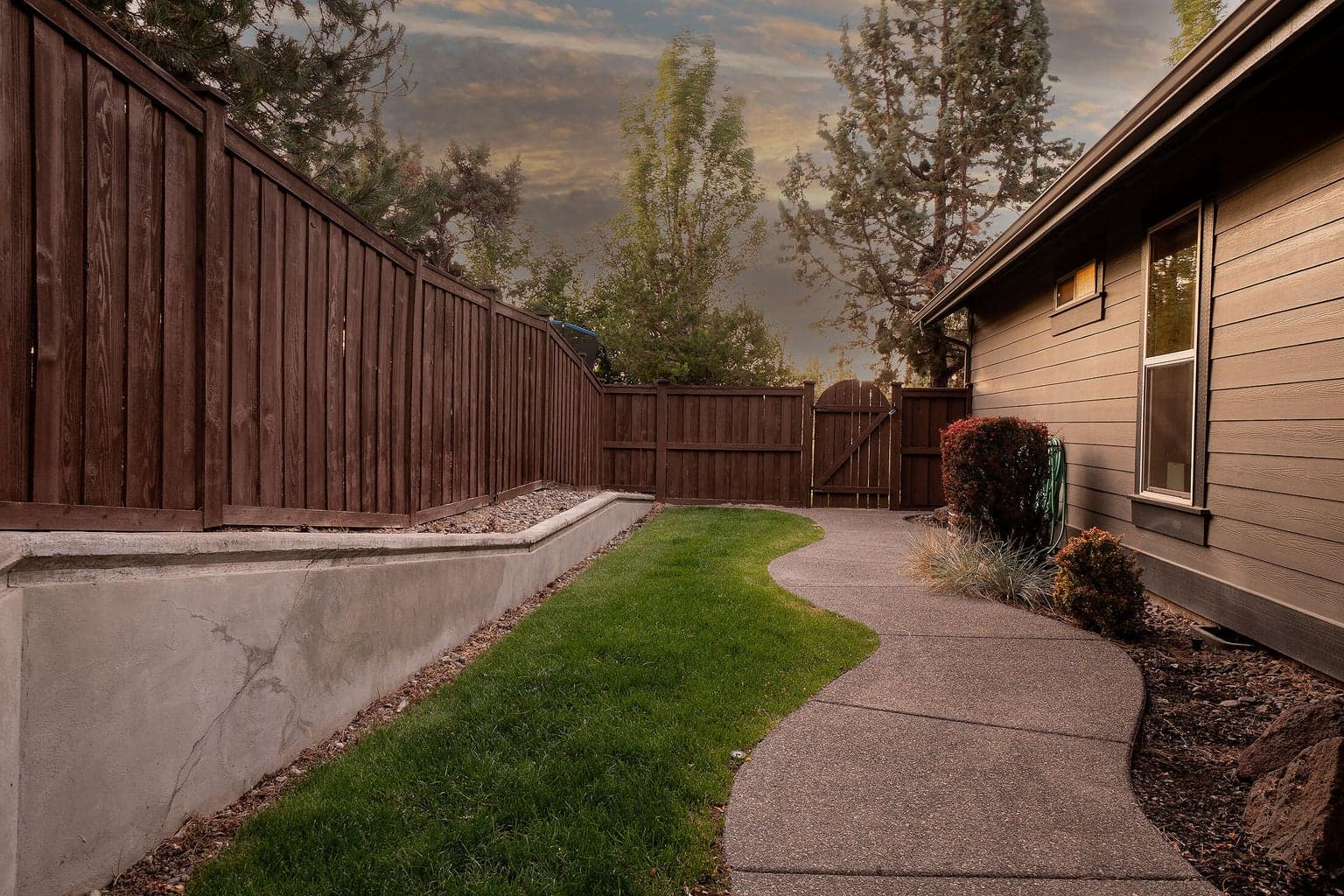 Nice little grass area for pets yet easy to maintain.