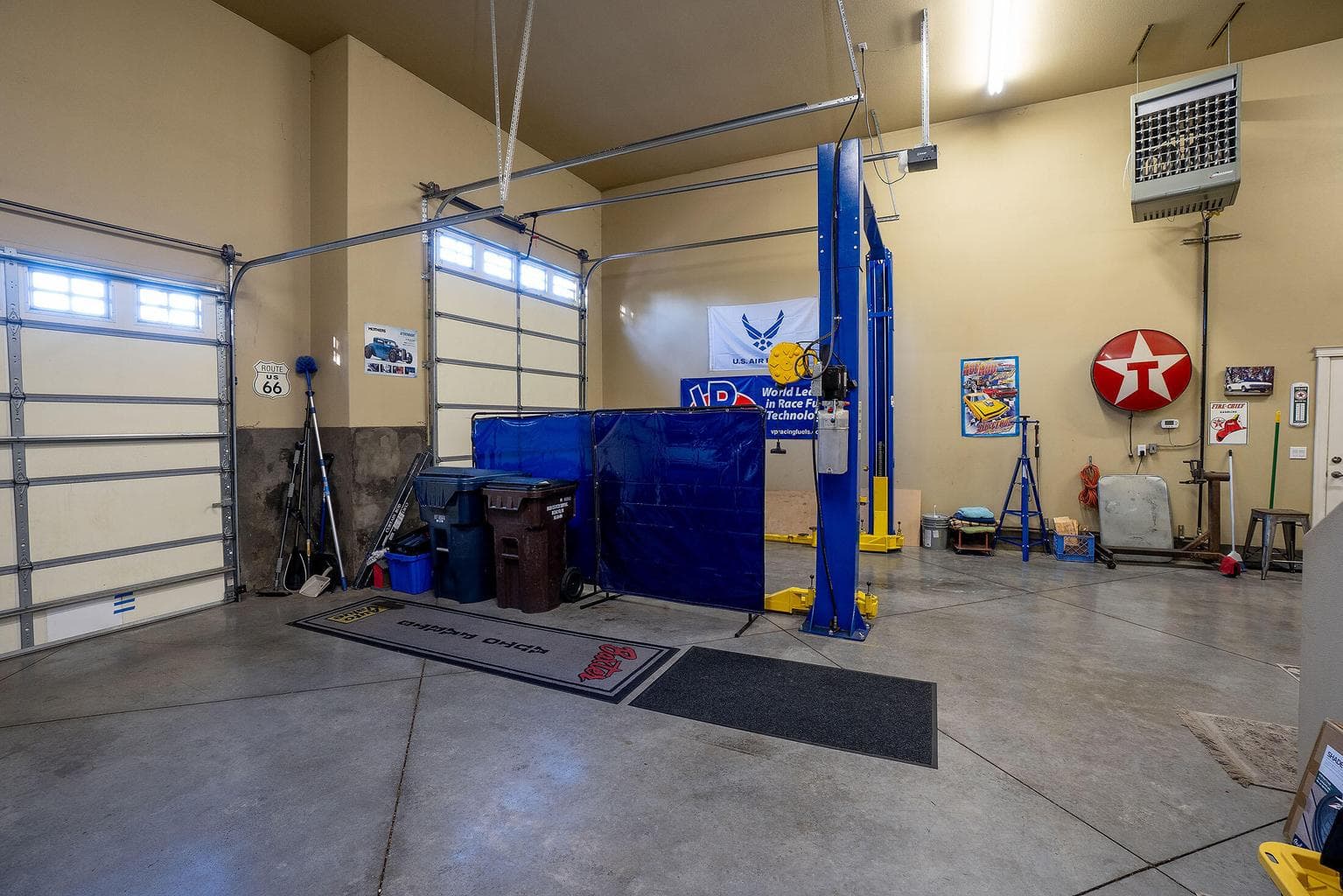 RV garage with 10 ft ceilings.