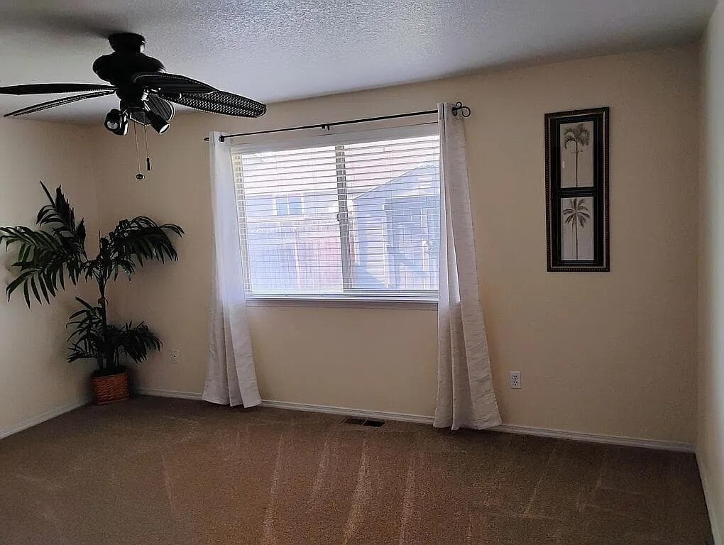 Photo of 578 SE Sugar Pine Way 6 of 18