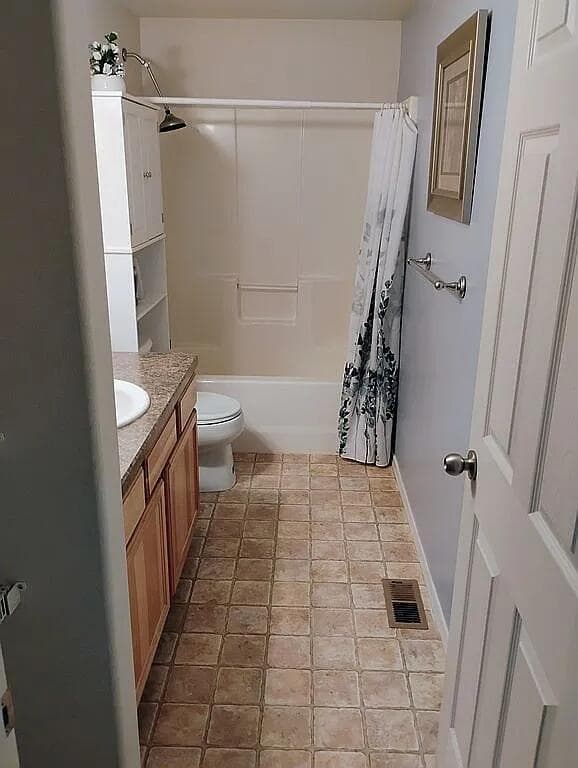 Photo of 578 SE Sugar Pine Way 16 of 18