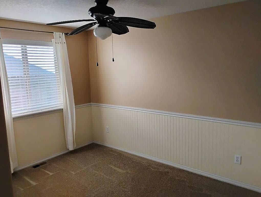 Photo of 578 SE Sugar Pine Way 13 of 18