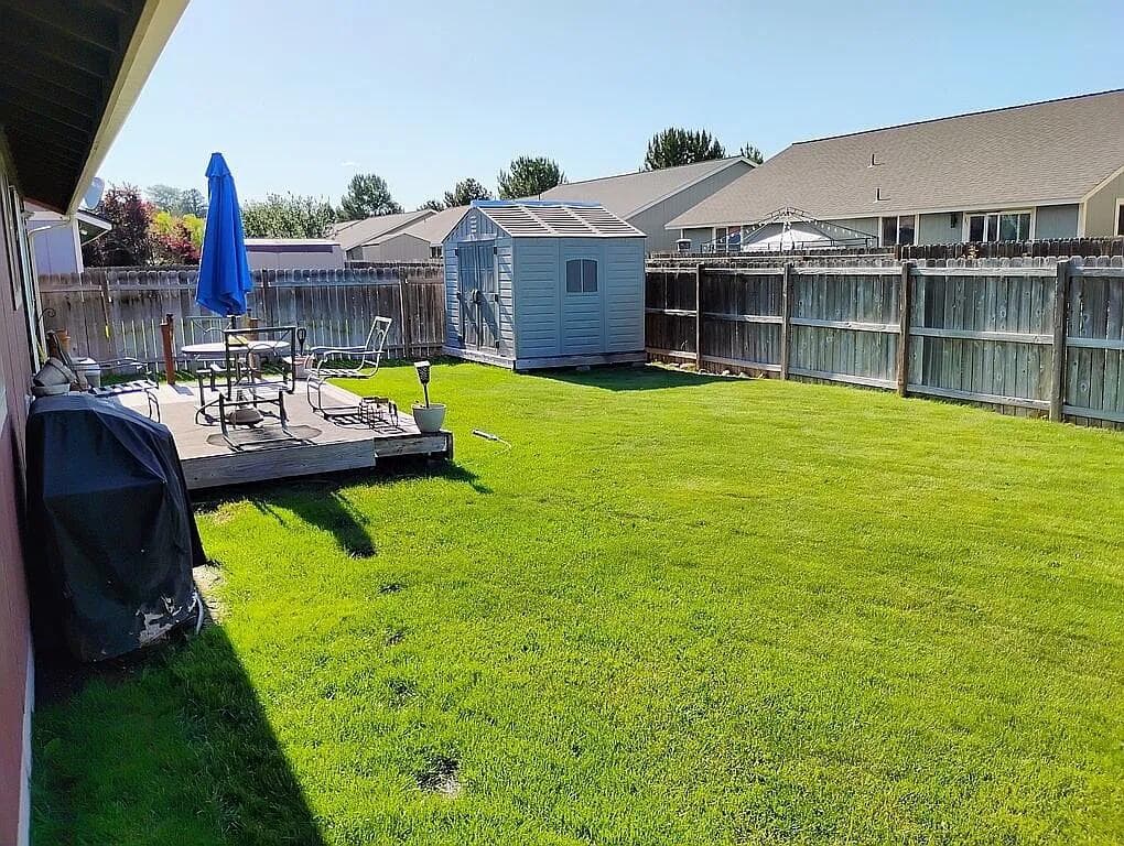 Photo of 578 SE Sugar Pine Way 18 of 18