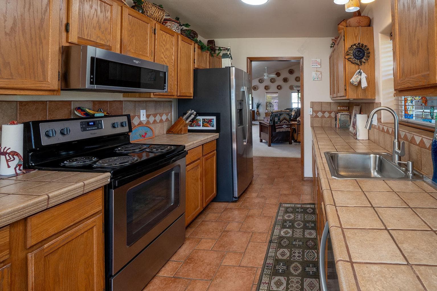 Kitchen & stainless steel appliances