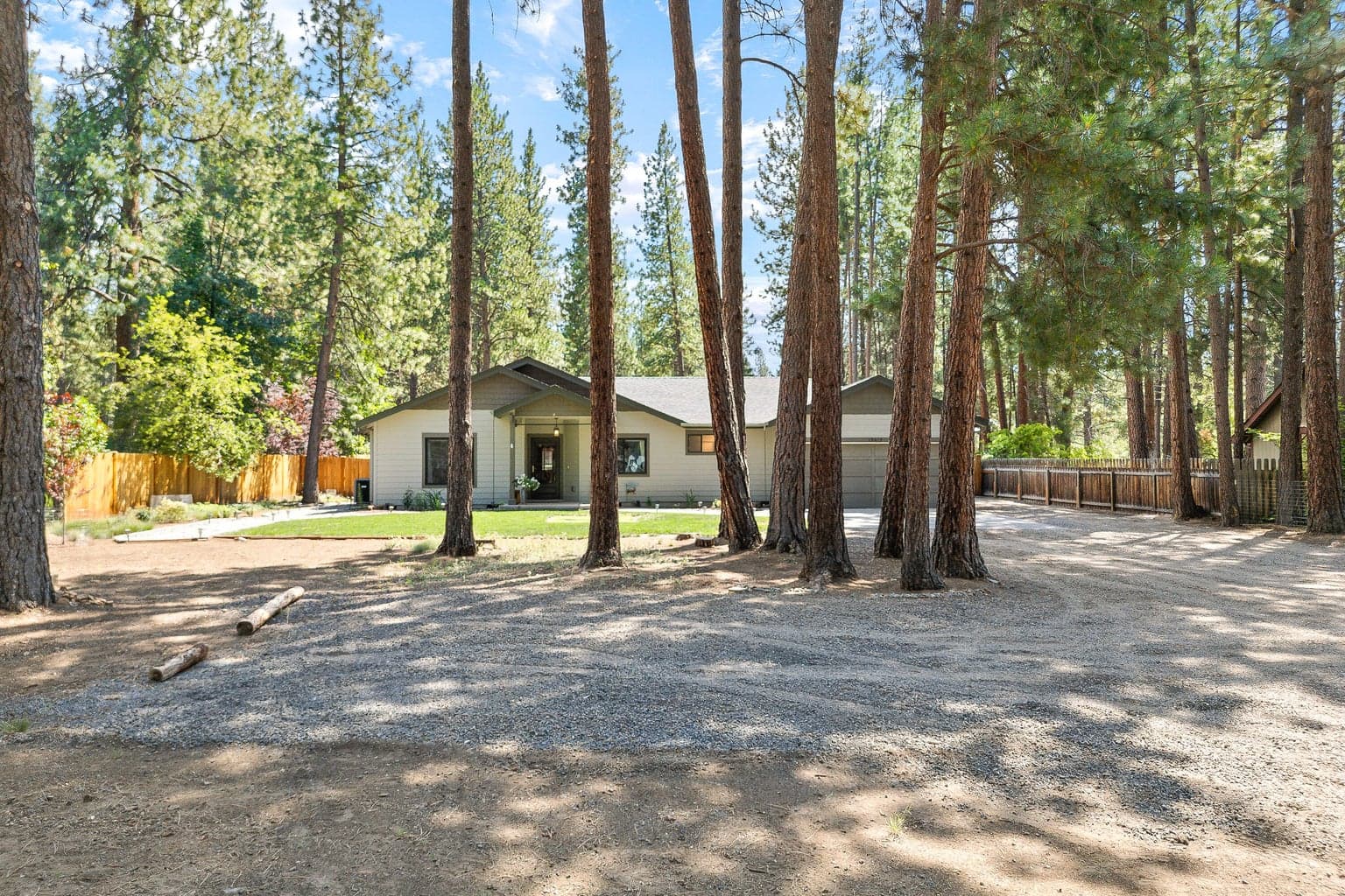 Photo of 19415 Comanche Circle 33 of 54