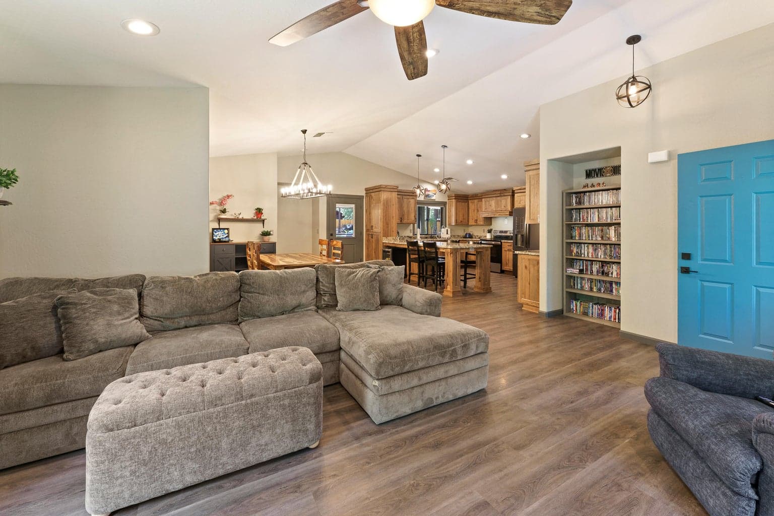 Photo of 19415 Comanche Circle 9 of 54