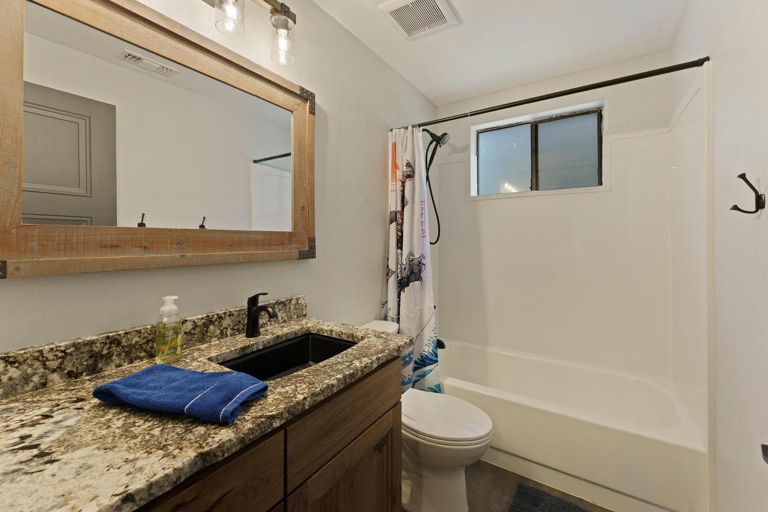 Photo of 19415 Comanche Circle 18 of 54