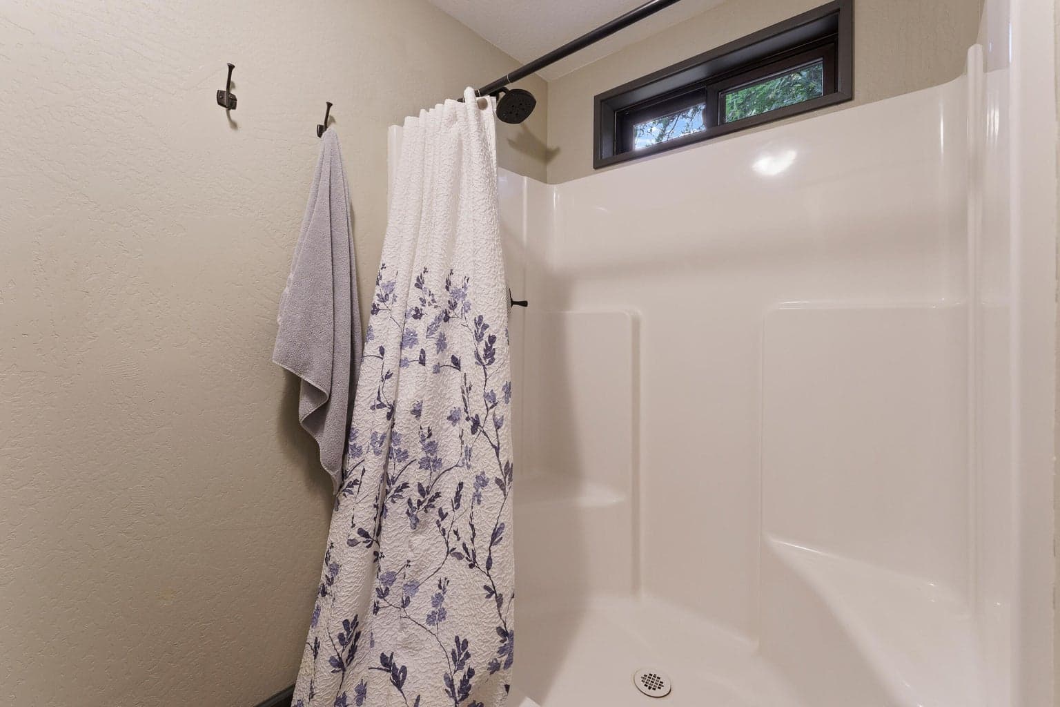 Photo of 19415 Comanche Circle 30 of 54