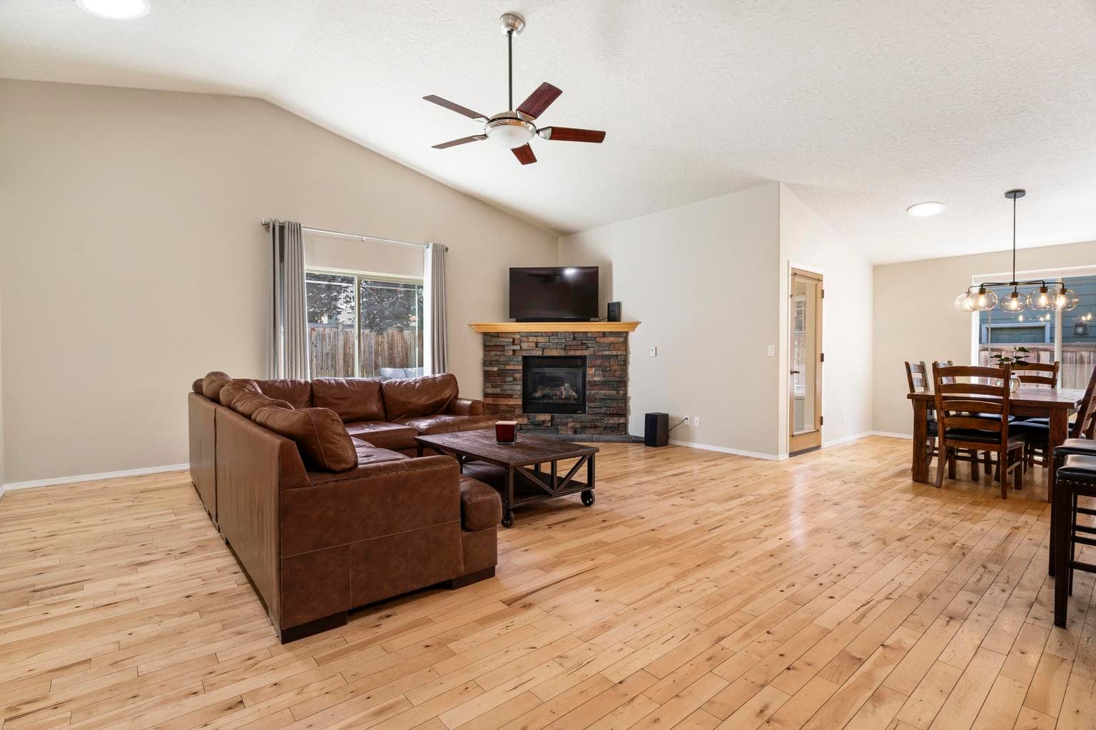 Photo of 2907 NE Marea Drive 25 of 37