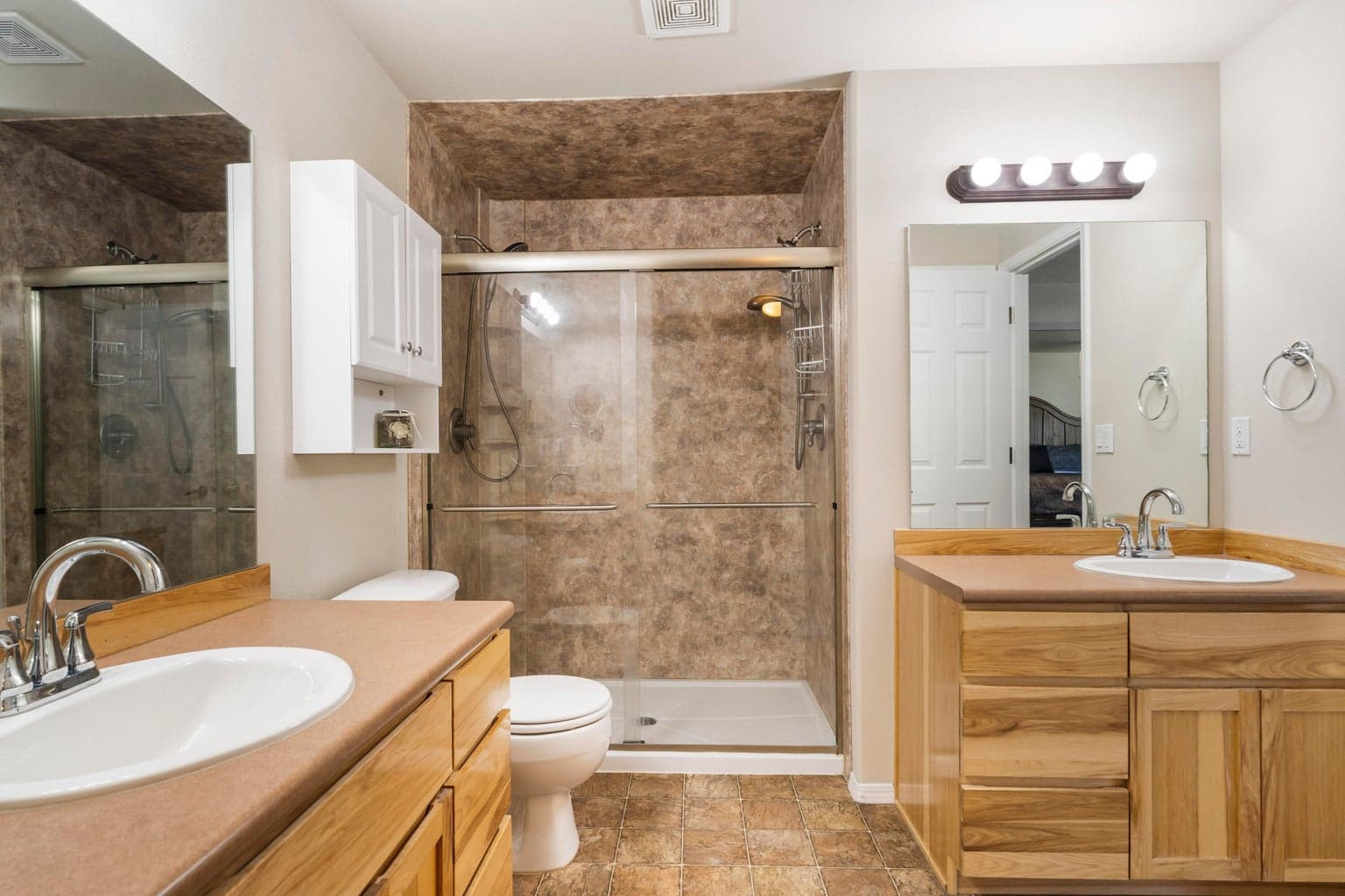 Photo of 2907 NE Marea Drive 10 of 37