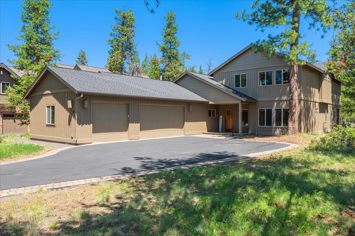 Photo of 57670 Cottonwood Lane 1 of 41