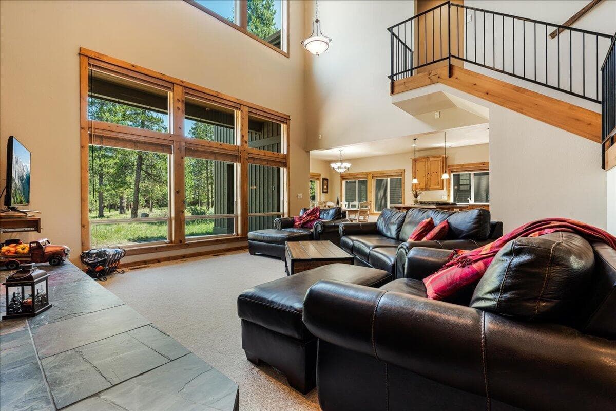 Photo of 57670 Cottonwood Lane 6 of 41