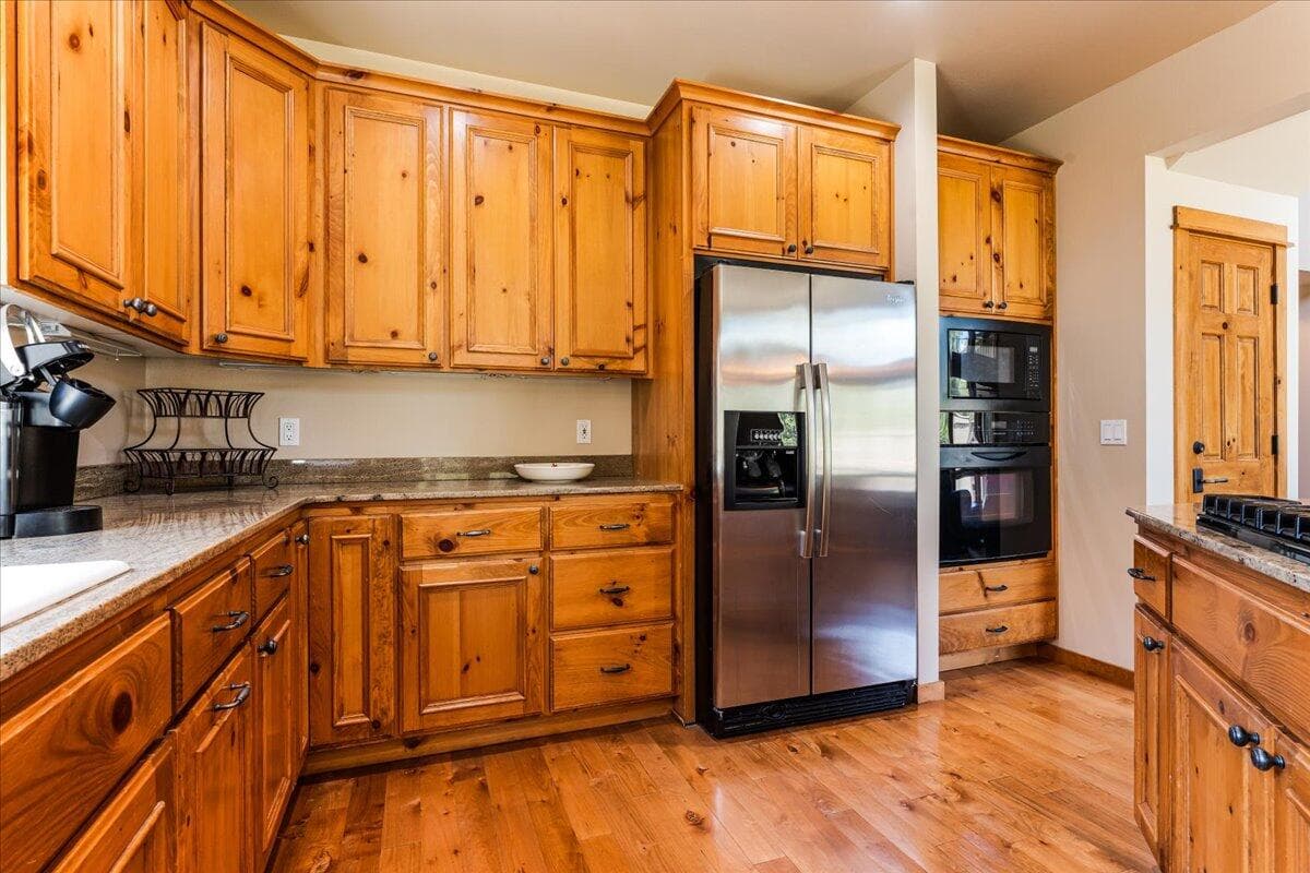 Photo of 57670 Cottonwood Lane 10 of 41
