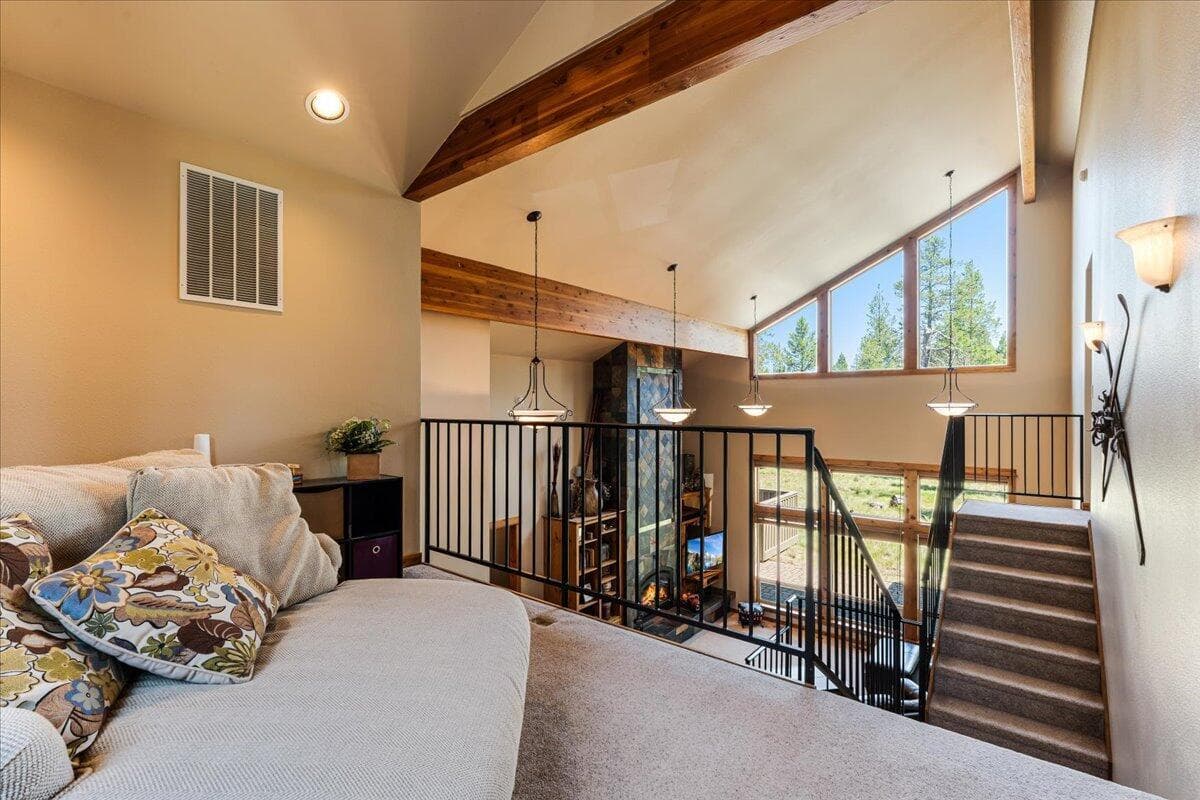 Photo of 57670 Cottonwood Lane 13 of 41