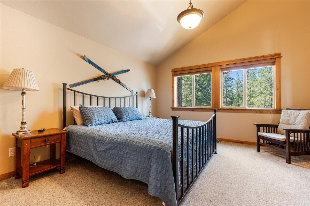 Photo of 57670 Cottonwood Lane 18 of 41