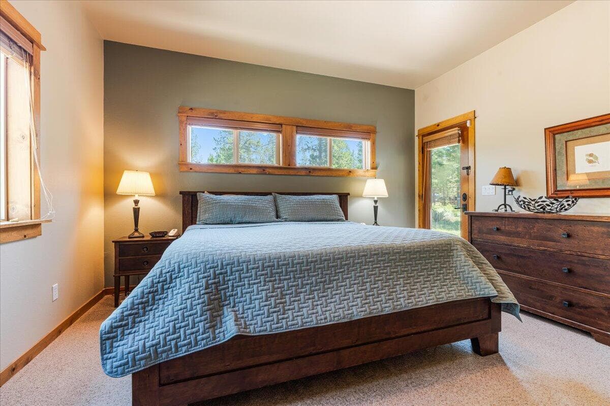 Photo of 57670 Cottonwood Lane 19 of 41
