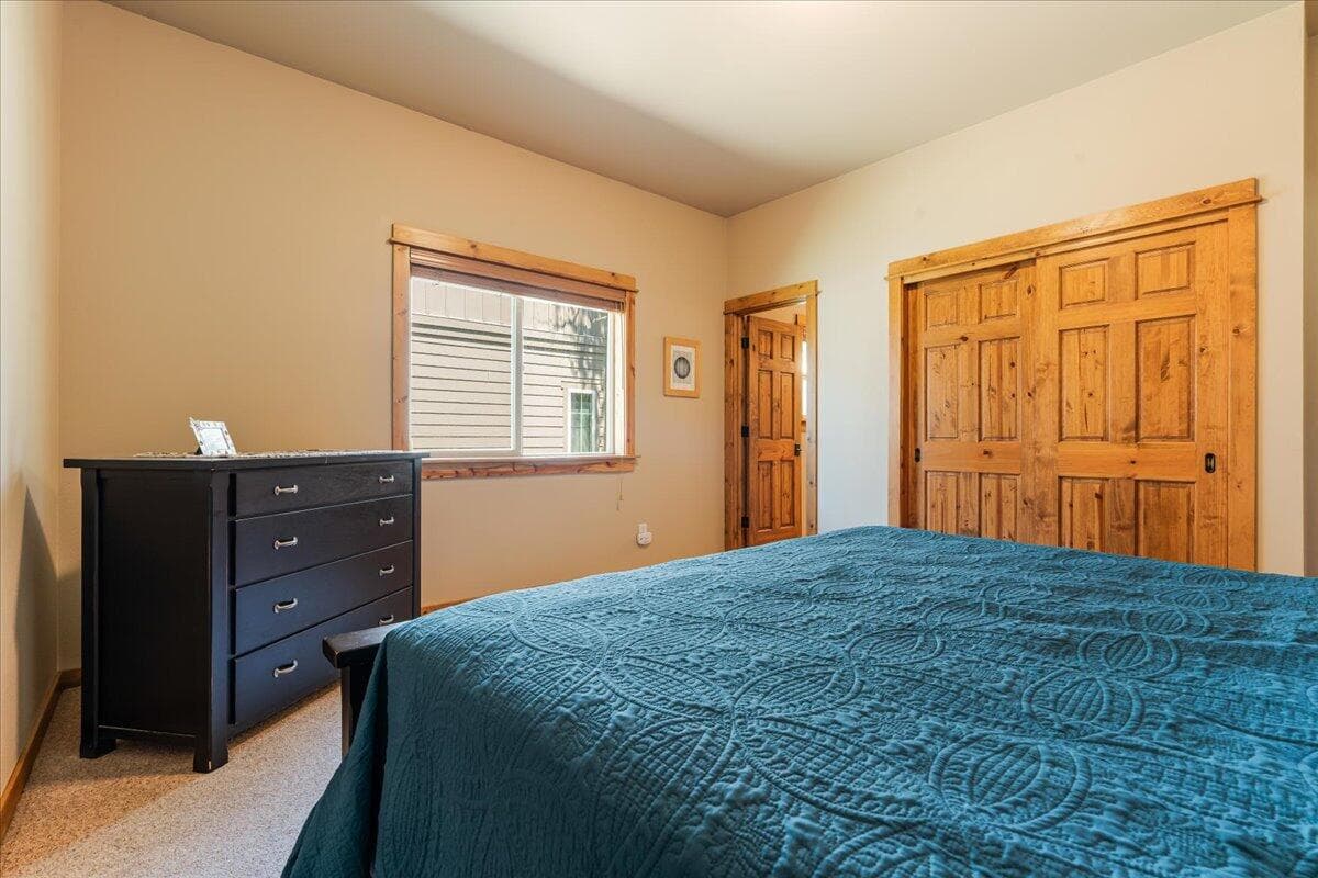 Photo of 57670 Cottonwood Lane 22 of 41