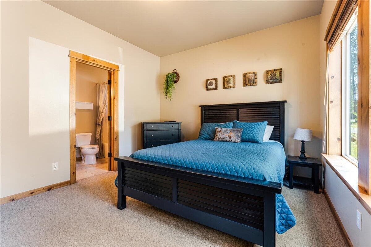 Photo of 57670 Cottonwood Lane 23 of 41