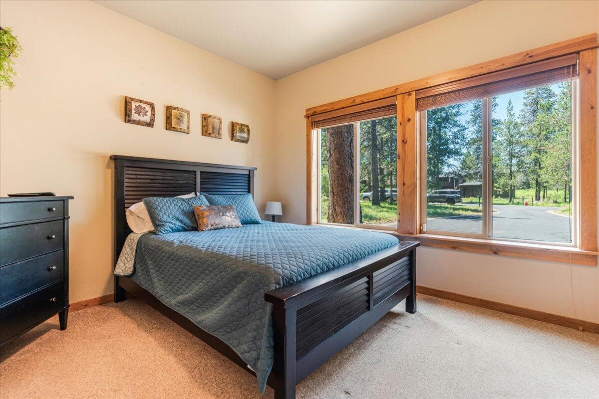 Photo of 57670 Cottonwood Lane 24 of 41