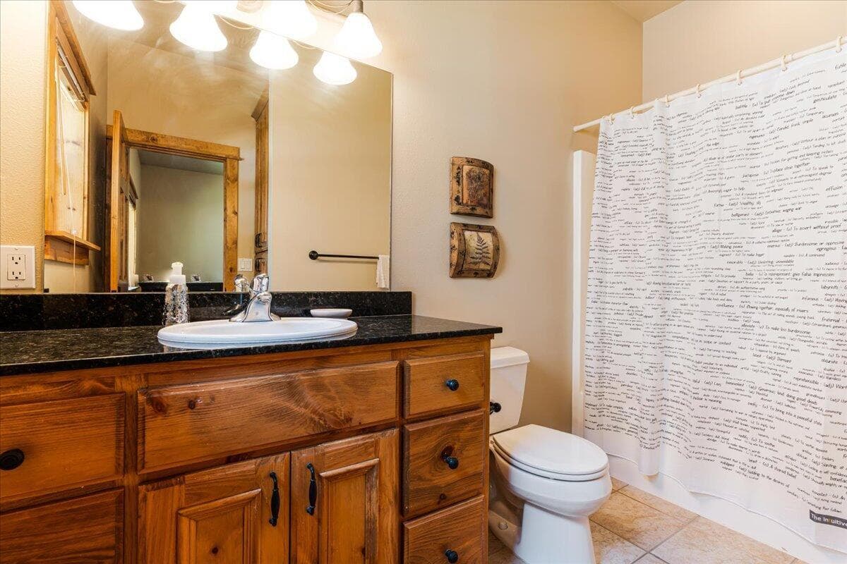 Photo of 57670 Cottonwood Lane 30 of 41