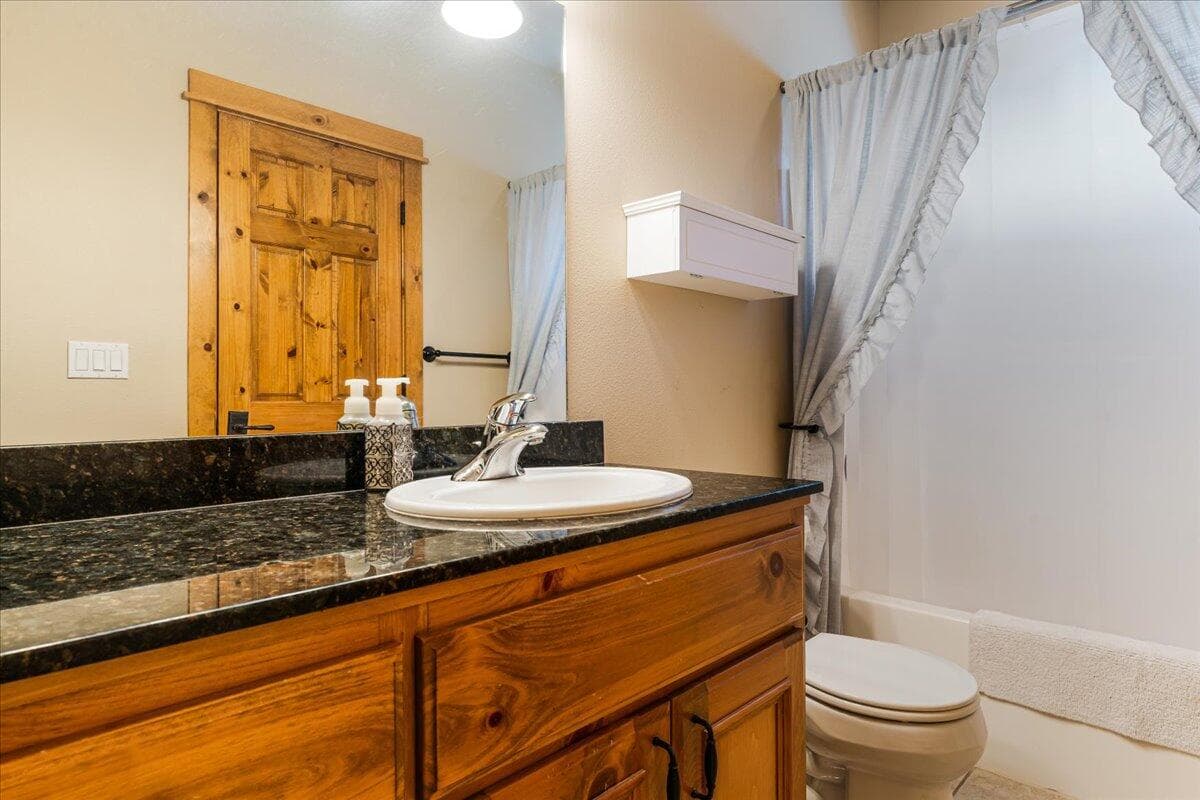 Photo of 57670 Cottonwood Lane 31 of 41