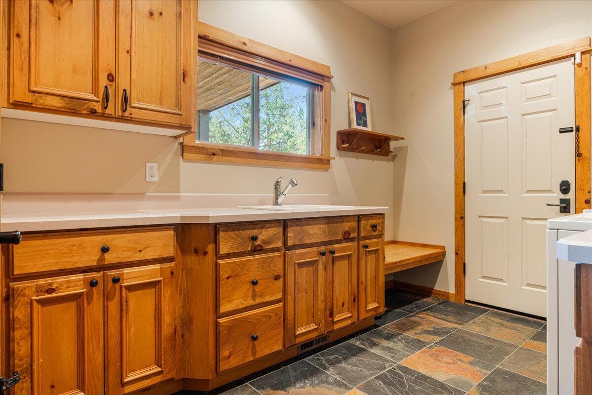 Photo of 57670 Cottonwood Lane 32 of 41