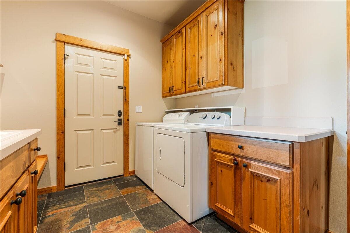Photo of 57670 Cottonwood Lane 33 of 41