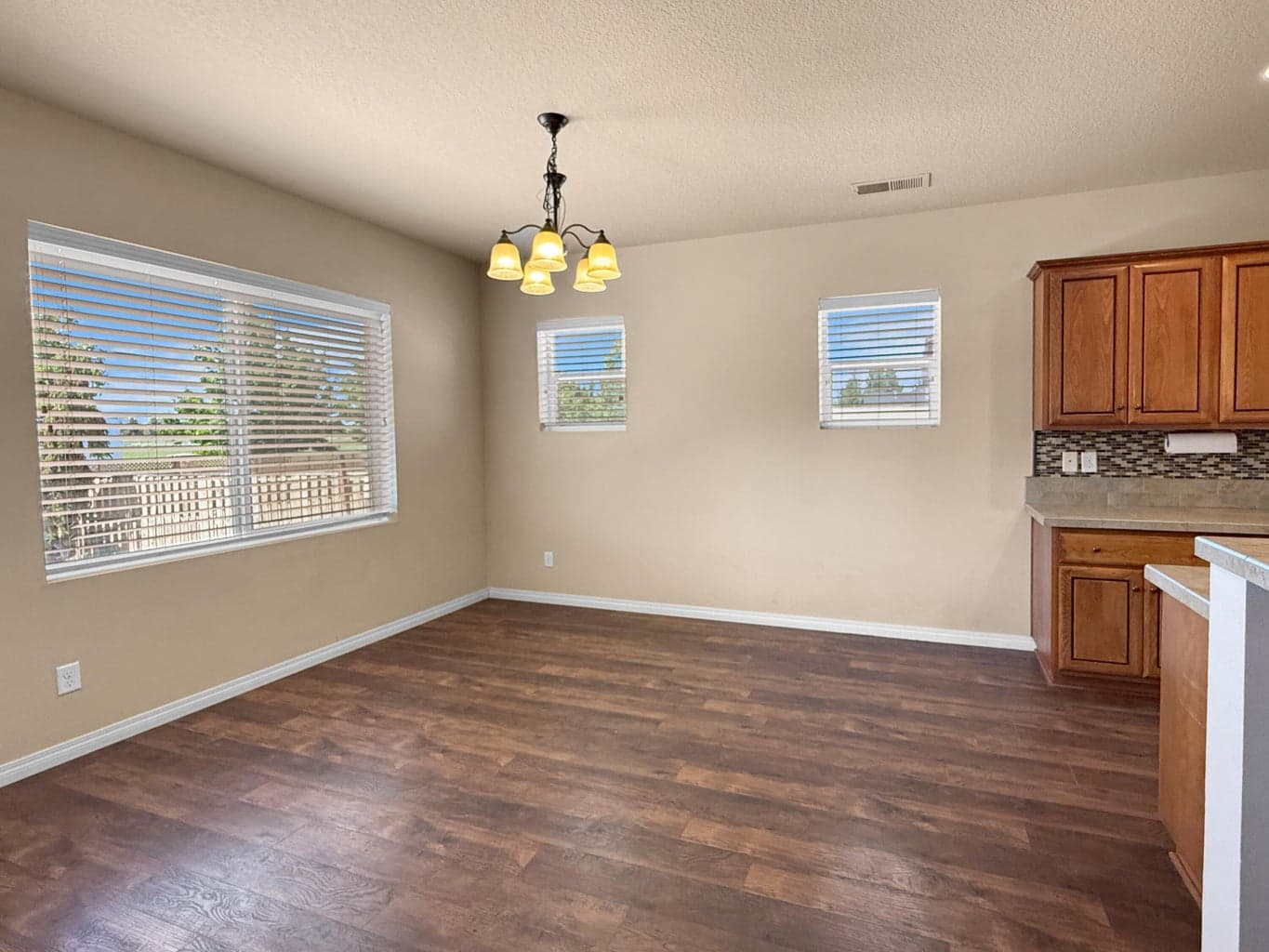 Photo of 2773 SW 50th Street 7 of 38