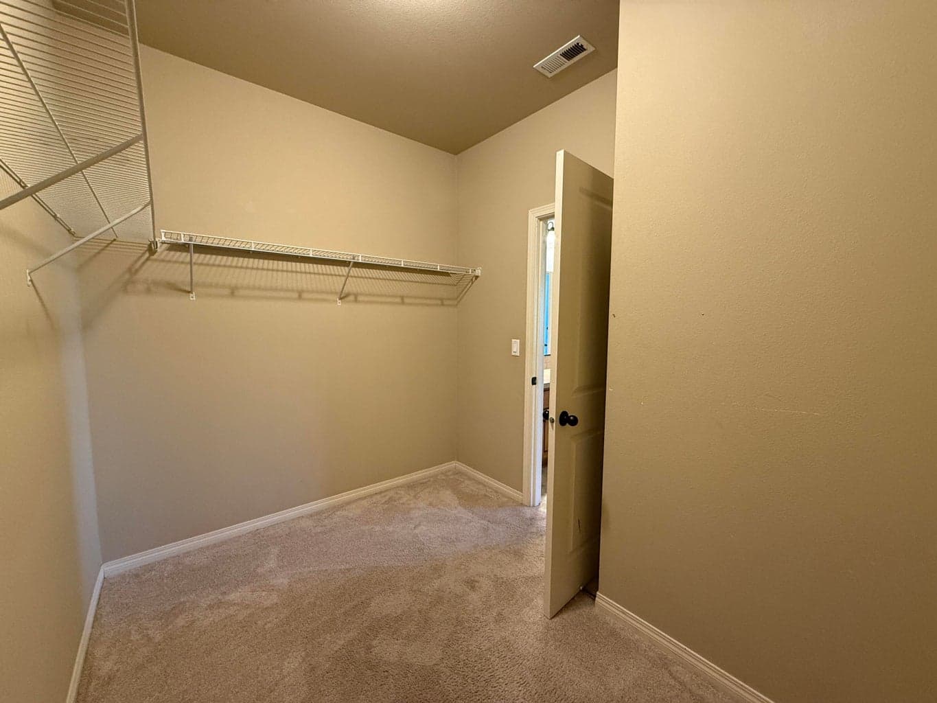 Photo of 2773 SW 50th Street 13 of 38
