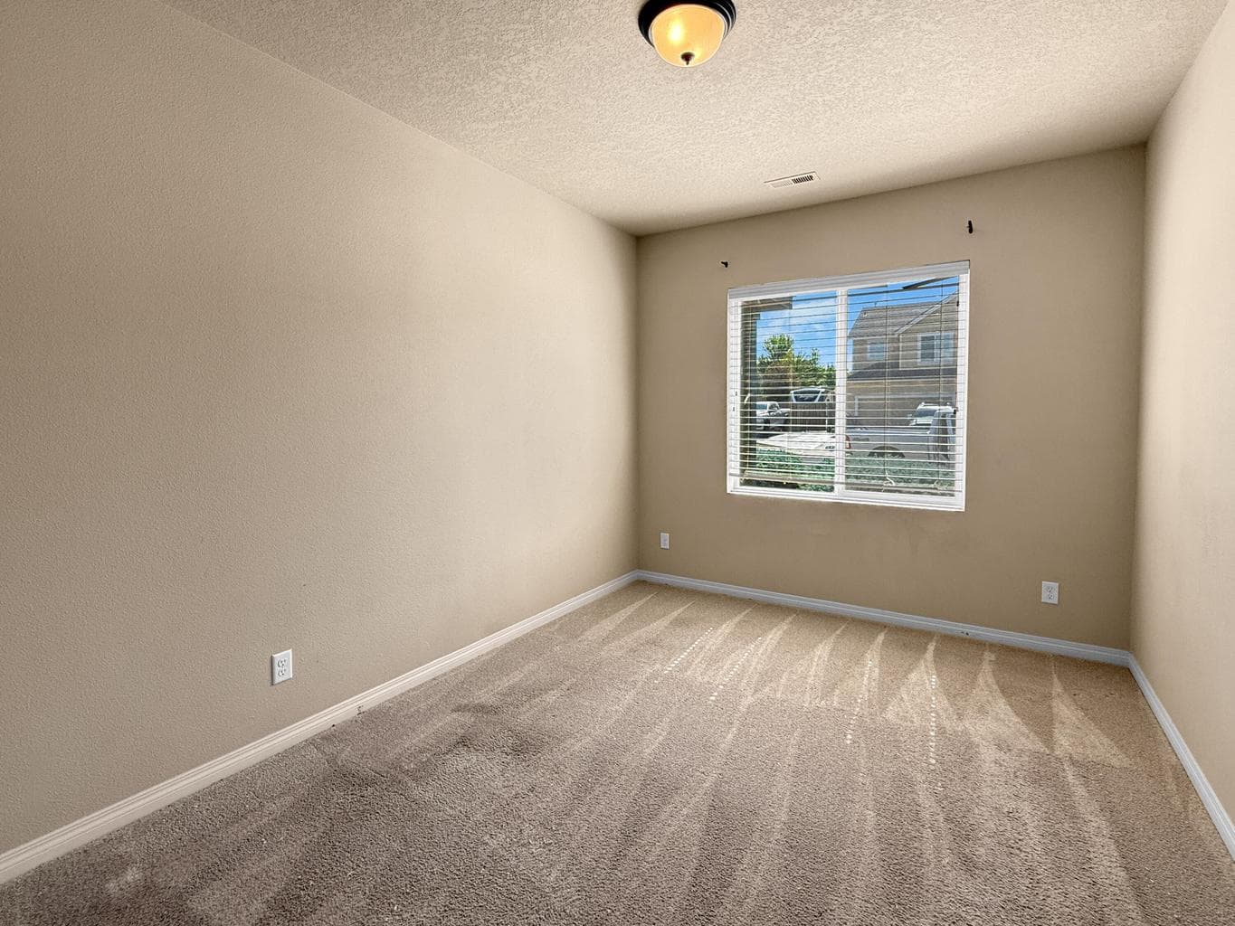 Photo of 2773 SW 50th Street 15 of 38