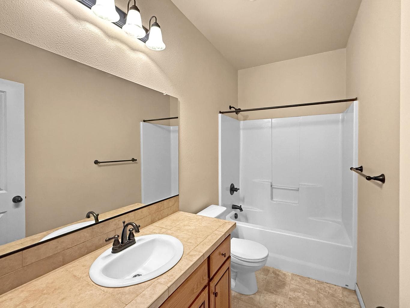 Photo of 2773 SW 50th Street 16 of 38